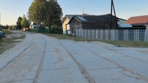 Местный велогонщик.