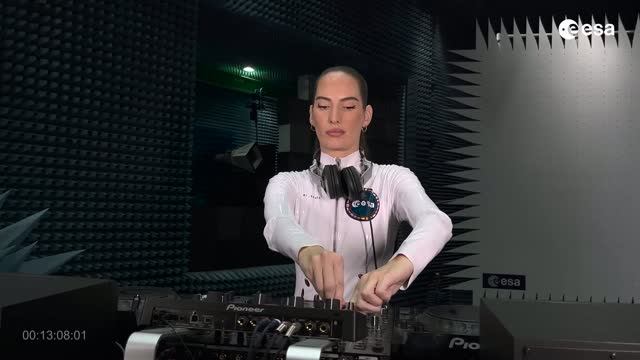 Lilly Palmer x European Space Agency (ESA) смотреть онлайн