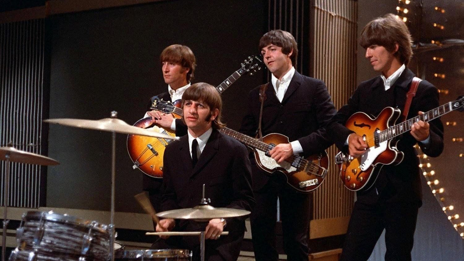 Песня-"Come To Town" The Beatles [1963.11.20] смотреть онлайн