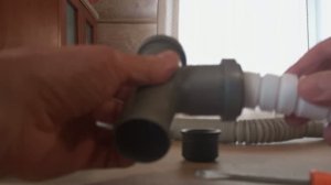 Не уходит вода! Правильно вставляем гофру в канализацию.