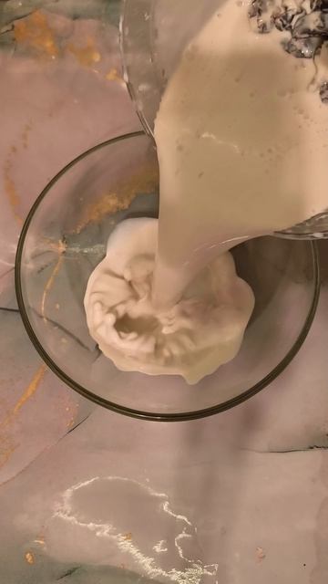 Домашнее мороженое из двух ингредиентов, без сахара, а с маложирными сливками- это низкокалорийно