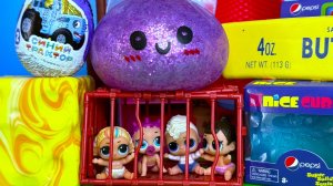 СКВИШИ ИГРАЛИ, В КЛЕТКУ ПОПАЛИ😮 Куклы ЛОЛ сюрприз детский садик пупсики мультики ИГРУШКИ Даринелка