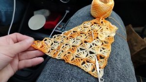 Бабушка тоже занята вязанием 🧶🧶🧶