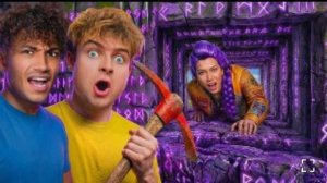 Побег через 100 уровней: K-Pop охотники на демонов против Roblox! Развлечения и челленджи, Страшилки