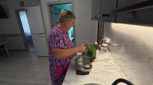 Просто попробовать. Подстриглась.