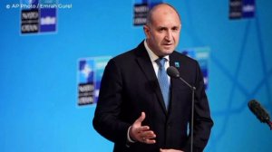 «Коалиция желающих» начала разваливаться.

Из нее выходит Болгария — премьер Румен Радев заявил,