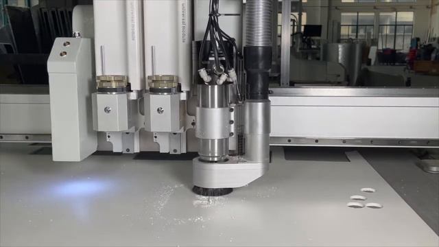 3D фрезерование рельефа Griffen по ПВХ пенопанели на цифровом резчике TPS X9-2516