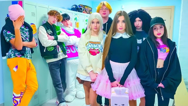 ВСЯ ШКОЛА BUNNY ПРОТИВ ПОДРОСТКОВ АНИМЕ!!! ДИАНА И ДРУЗЬЯ АНИМЕ НЕ СОБИРАЮТСЯ СДАВАТЬСЯ!!! смотреть онлайн