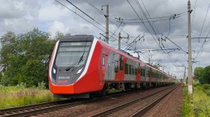 ЭС104 038 «Финист» отправился от станции Стрельна в сторону Санкт-Петербурга.
