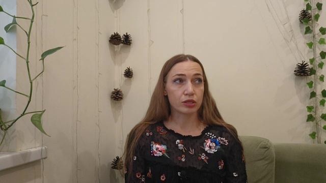 Почему сильные мужчины выбирают инфантильных женщин? Разбор психолога 🎭 смотреть онлайн