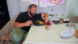 Первый раз за год я ничего не делаю Семья тружеников устроила выходной