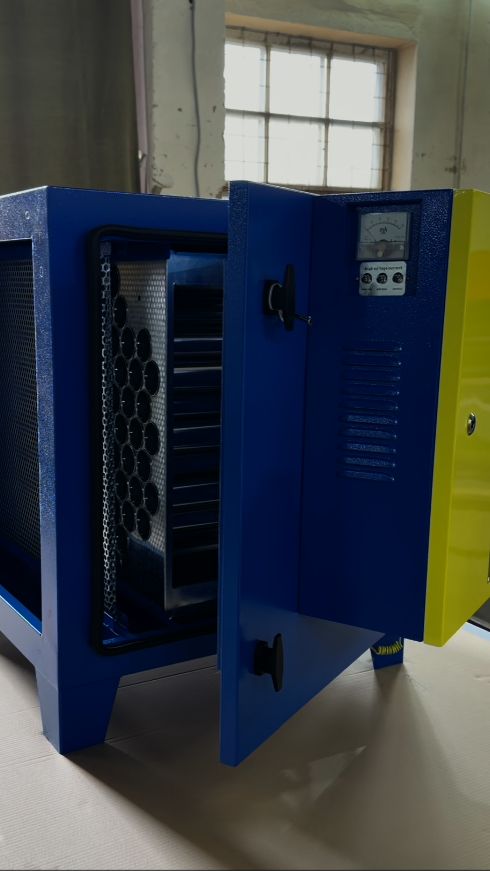 Уже в продаже! Электростатически фильтры EVG 4000м3/ч. Эффективная очистка воздуха от запаха и дыма.