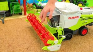 Комбайн собирает урожай! 🚜 И много других игрушек детям