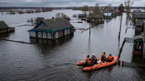 Вода поднялась до 2,5 метров, полностью затоплено село Першино Свердловской области