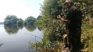 Рыбалка на новом озере, в деревне Новостройка! На маховую удочку!