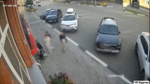 Дети вырвали цветы с корнем из клумбы в центре Кургана