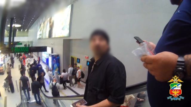 В Новосибирске транспортные полицейские задержали мужчину за курение на борту воздушного судна