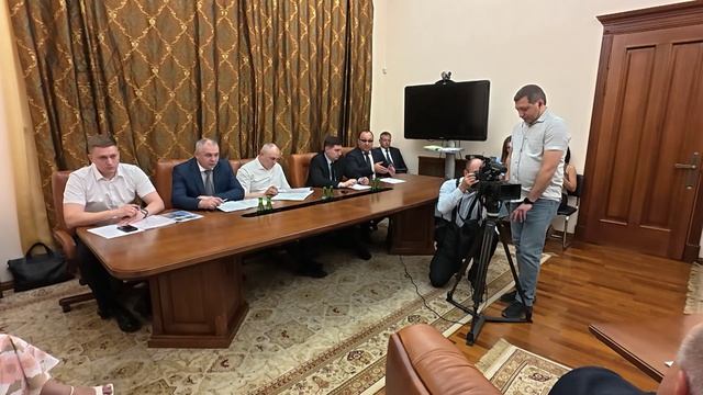 Провёл приём граждан по поручению президента