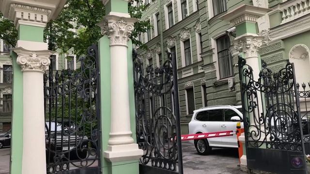 ДВОРЫ и ЗООПАРК Санкт-Петербурга