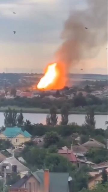 🔴В Кривом Роге Днепропетровской области поражена АЗС точным ударом беспилотника «Герань»🔴 смотреть онлайн