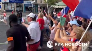 В Париже прошла акция против участия ВСУ в параде в День взятия Бастилии.

«Мы не умрем за Украину»,