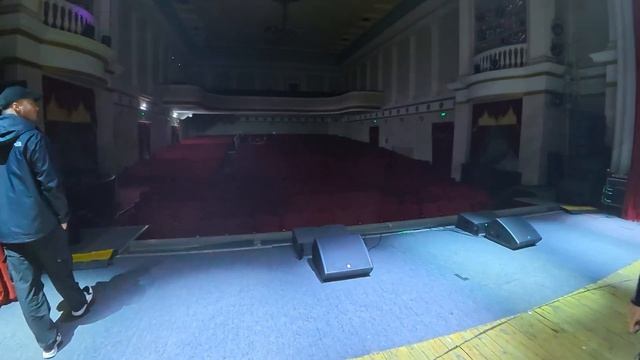 Вики Шоу