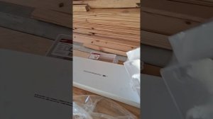 1000063959.mp4 (Собака слушает о комфортной вентиляции, устройстве вентиляц. в ванной дома А-фрейм)