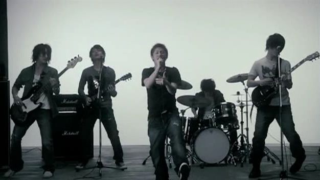 ONE OK ROCK -   Naihi Shinsho [PV]