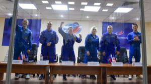 На Байконуре прошла предстартовая пресс-конференция экипажей МКС-75