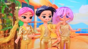 DIY в Радужном и Золотом стиле! 💕 K-Pop Охотницы на корабле! Видео детям