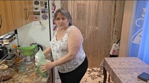 Супчик со щавелем и морковка по корейски.