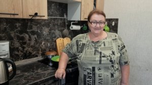 Утро - оно всегда доброе! Готовлю на завтрак яичницу с листьями свеклы.