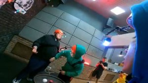 AMONG US В РЕАЛЬНОЙ ЖИЗНИ С ЛИГОЙ НАЙДИ ПРЕДАТЕЛЯ ЧТОБЫ ВЫЖИТЬ ЧЕЛЛЕНДЖ [get-save.com]