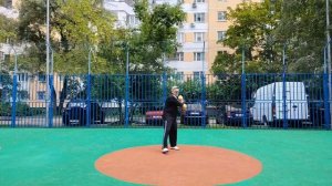 Разминка с деревянной гантелей весом 2.0 кг
