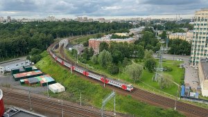 «С высока» Электропоезд ЭТ2М на перегоне, июнь 2026 года
