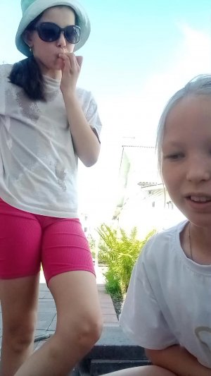 следим за мальчиками