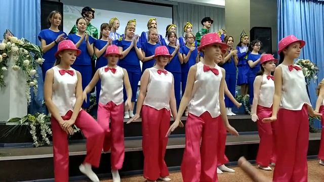 Хореографический Ансамбль " Искорки "Танец: " Смешанный Танец, Микс " День Матери. смотреть онлайн