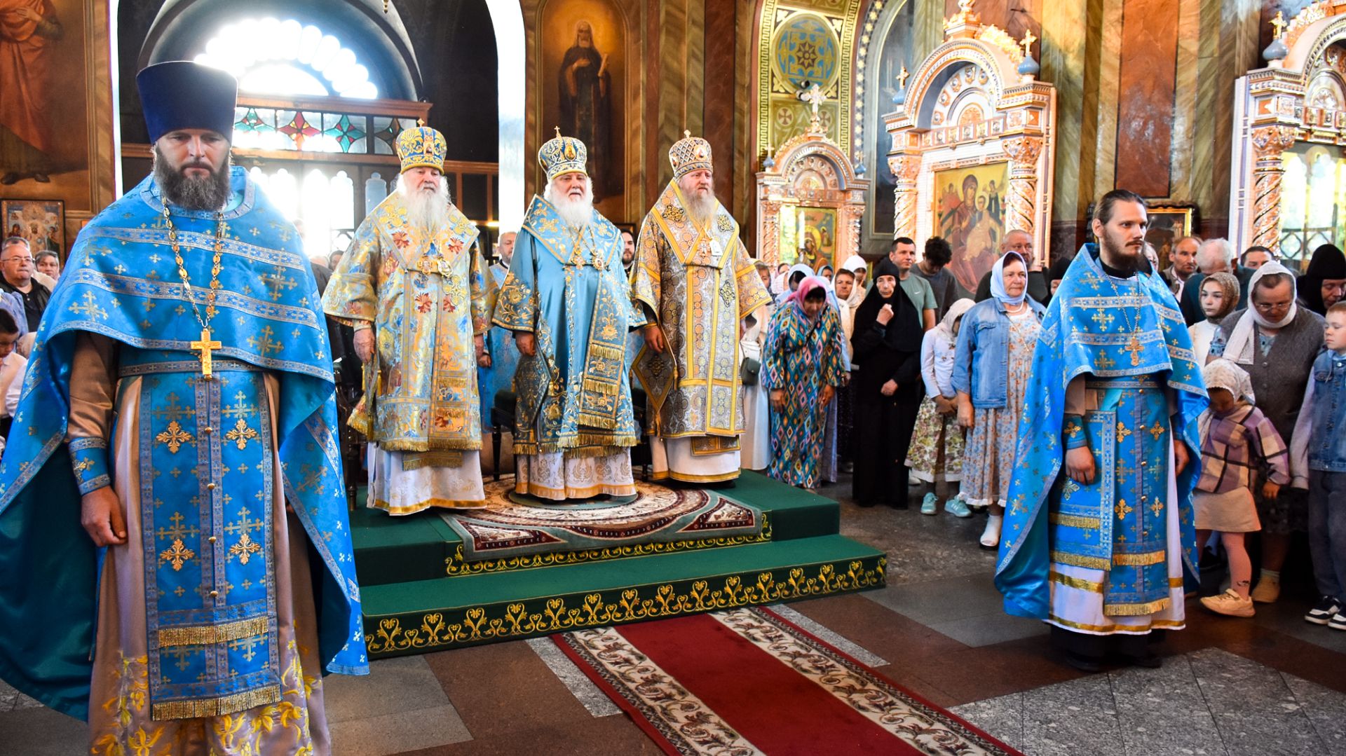 Нет родней ничего, православной Российской земли!