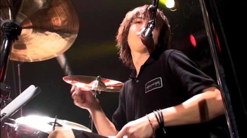 ONE OK ROCK - Kanzen Kankaku Dreamer 「完全感覚Dreamer」 2009.11.26 LIVE at Zepp Tokyo смотреть онлайн