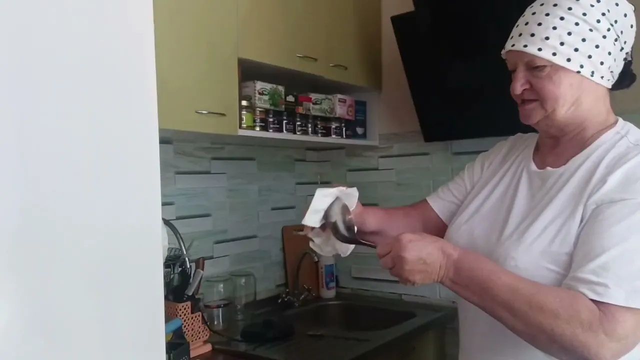 Три поколения. Да уж опустилась до сплетен смотреть онлайн