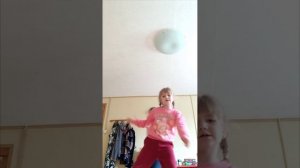 аринка. мы пытались под эту песню танцевать