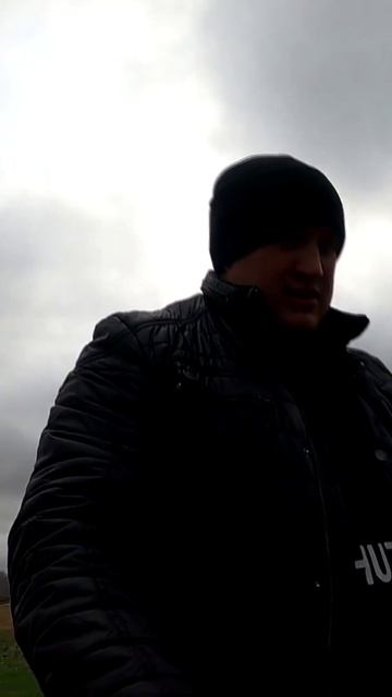 памятник в лесу