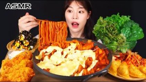 Мукбанг - жареная курица и токпокки - острый вкус, еда на камеру