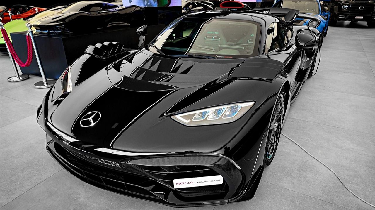 Mercedes-AMG One 2026 года — совершенство гиперкара в каждой детали! смотреть онлайн
