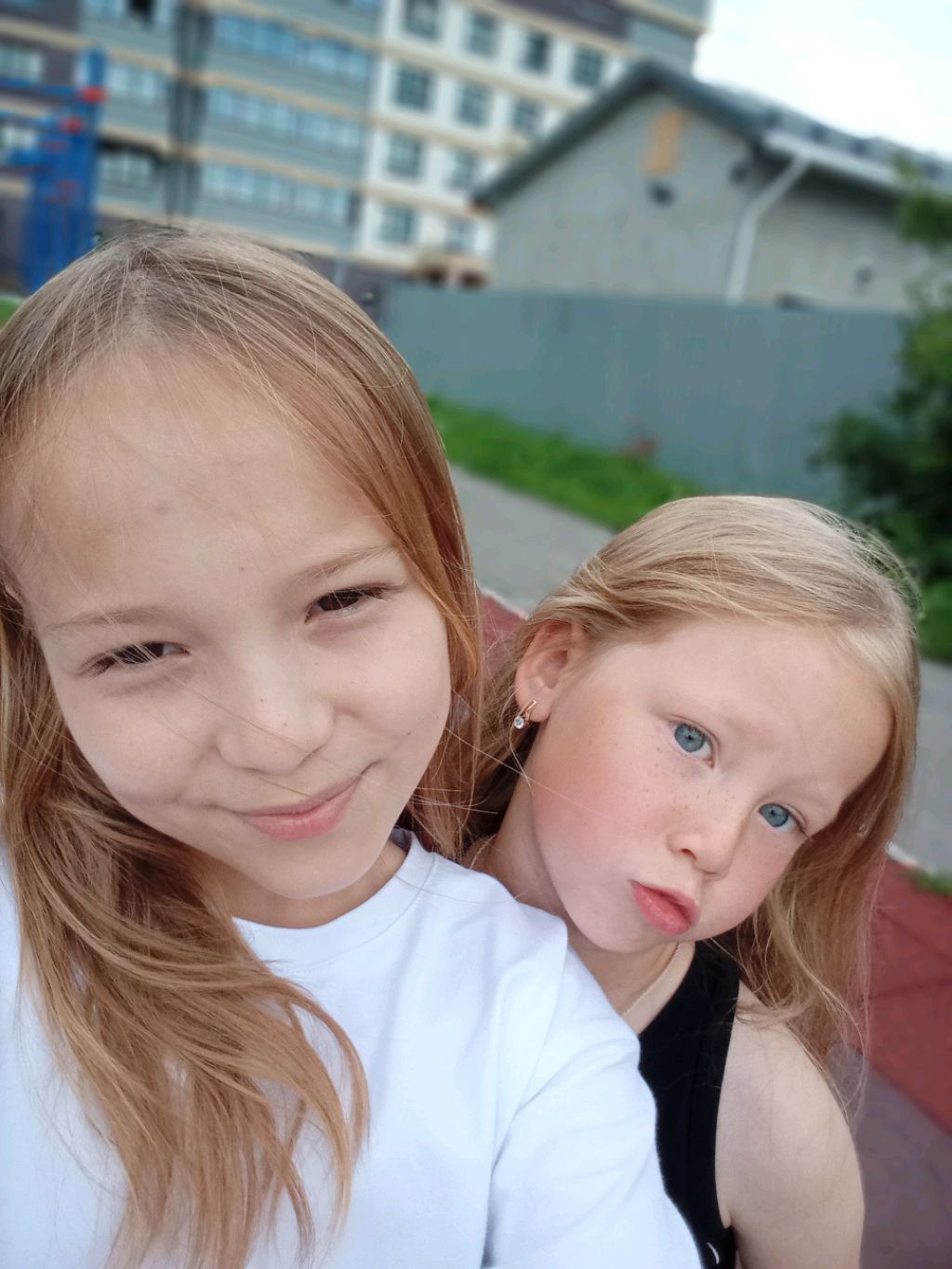 гуляем с подругой идем в магазин🌷✨🫧 смотреть онлайн