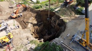 В Новосибирске ввели режим повышенной готовности из-за провала грунта во дворе дома