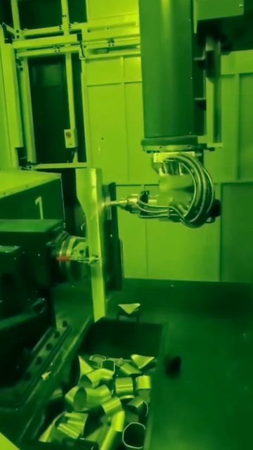 5-ти осевой раскрой детали сложной геометрии! Лазерные станки 3D-раскроя с двумя рабочими зонами