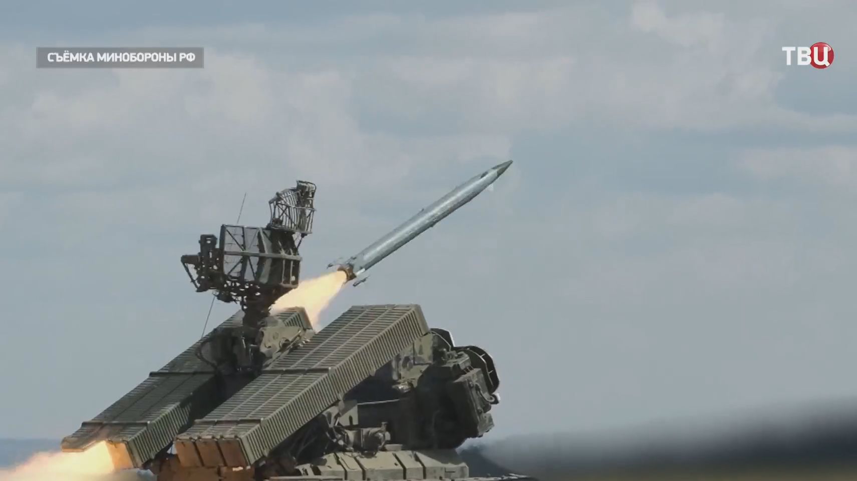 Самоходка "Мста" накрыла позиции и артиллерийское орудие ВСУ смотреть онлайн