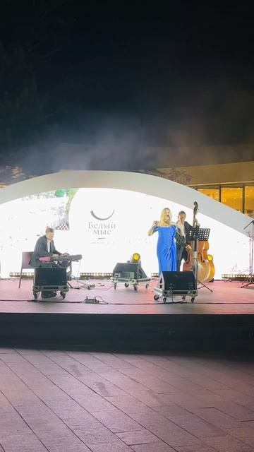 Вечерний джаз в Винном городе в Геленджике🎷