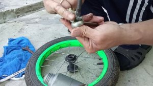 Замена подшипника на переднем колесе детского велосипеда